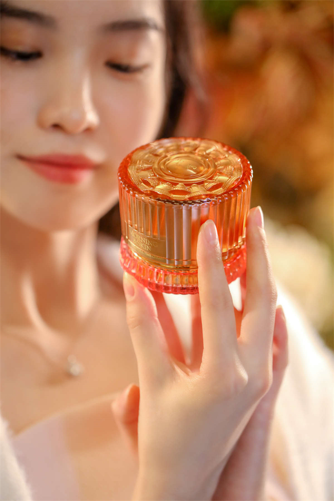 水润不止于表做冬季肌肤的守护者OG真人玫莉蔻至美时光水凝霜让(图5)