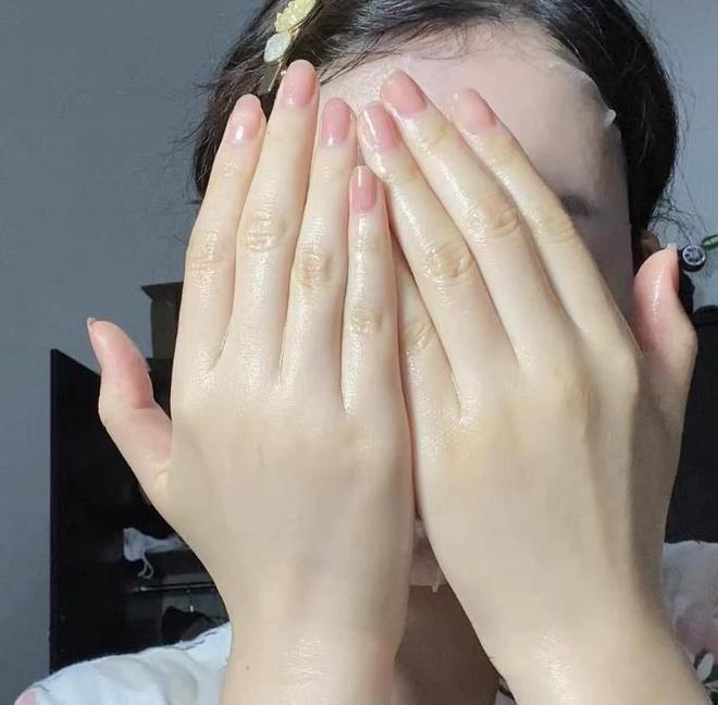 哪个牌子护手霜好用?一篇全面解析!OG视讯护手霜多少钱的牌子效果好(图3) 哪个牌子护手霜好用?一篇全面解析!OG视讯护手霜多少钱的牌子效果好(图3)