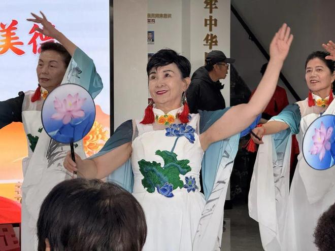 是C位我们负责点赞!OG真人游戏今天爸妈(图4) 是C位我们负责点赞!OG真人游戏今天爸妈(图4)